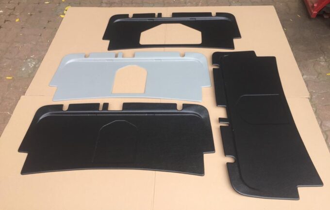 BMW e30  bootlid/trunk trim