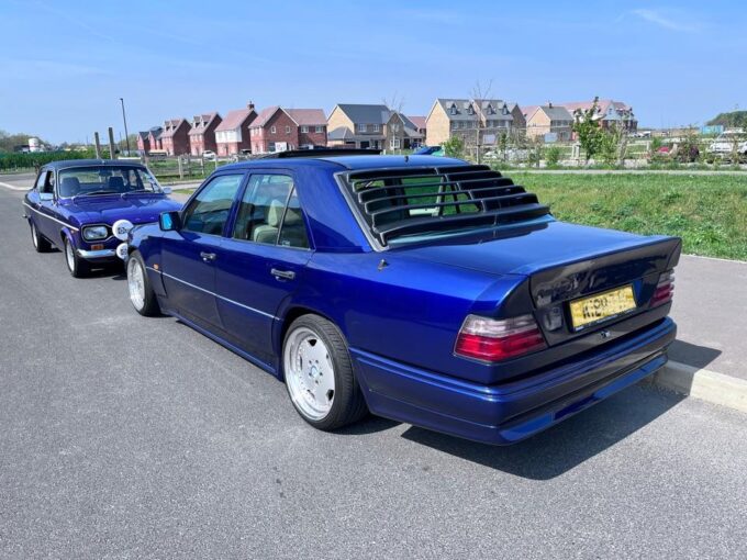 MERCEDES-BENZ W124 rear window louvers/window blinds