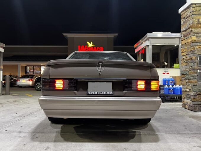 Neat spoiler Mercedes-Benz 190 W201