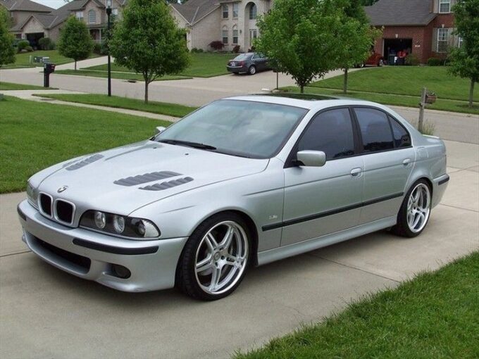 Vents / Hills / Air intakes GTR for hood of BMW e39