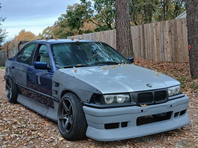 BMW e36 sedan's wide body (fender flares/overfenders)