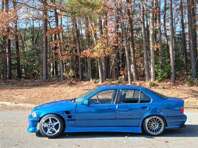BMW e36 sedan's wide body (fender flares/overfenders)