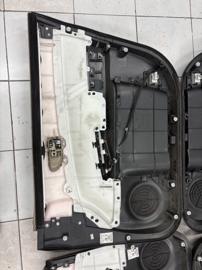 Nissan X-Trail T31 door cards | trim panel