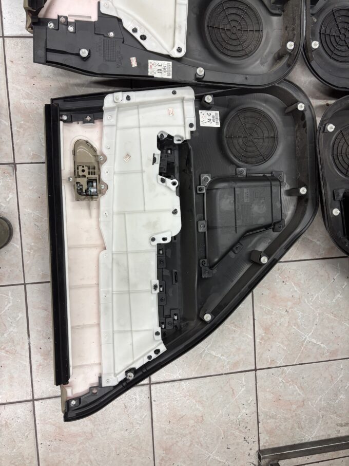 Nissan X-Trail T31 door cards | trim panel