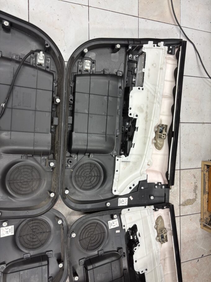Nissan X-Trail T31 door cards | trim panel