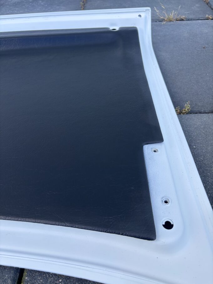 BMW e21  bootlid/trunk trim