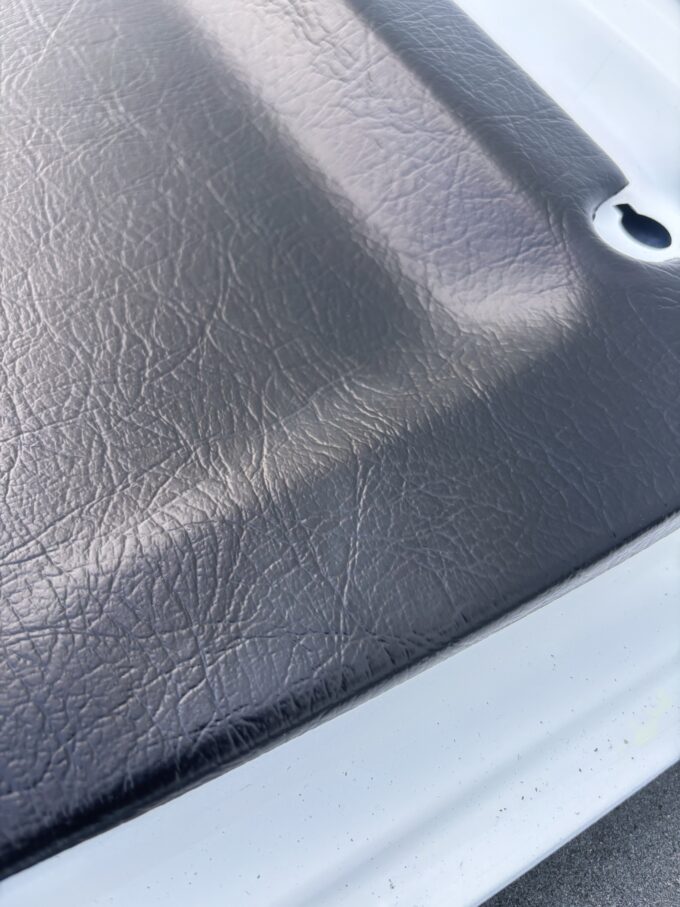 BMW e21  bootlid/trunk trim