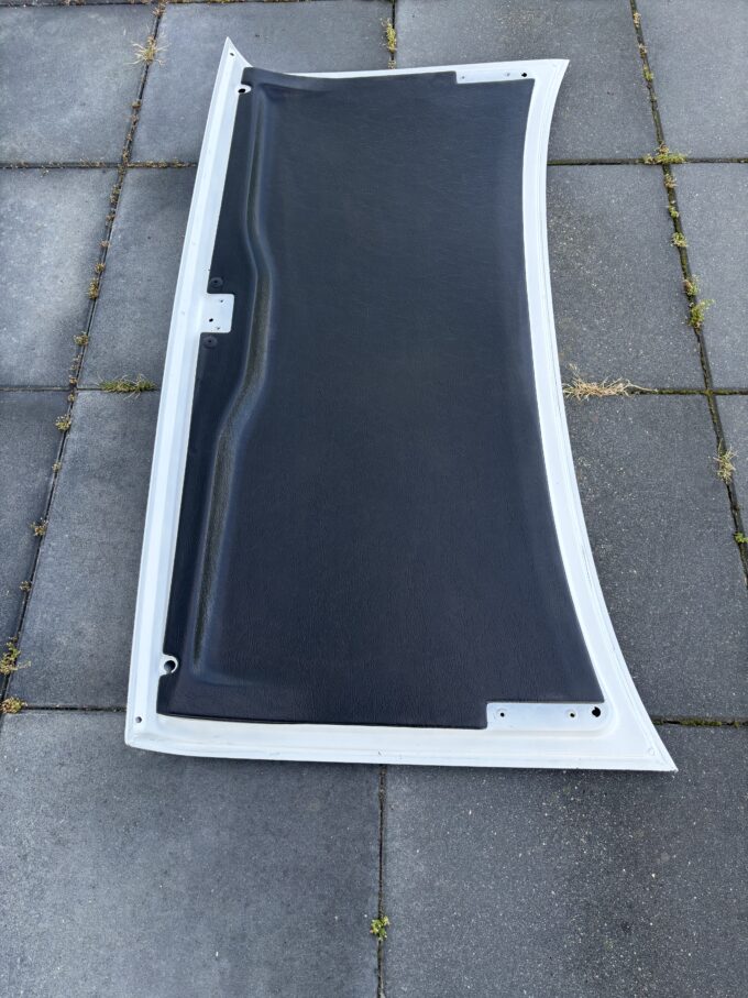 BMW e21  bootlid/trunk trim