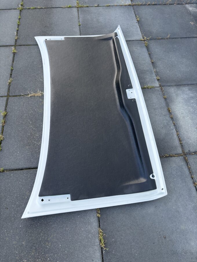 BMW e21  bootlid/trunk trim