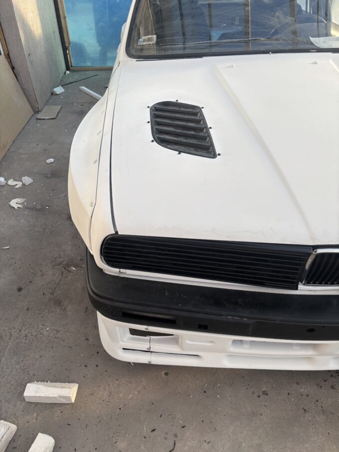 Vents / Hills / Air intakes GTR for hood of BMW e30