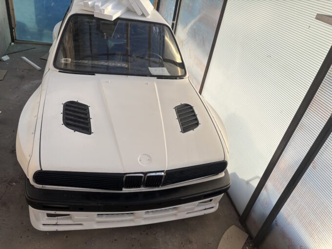 Vents / Hills / Air intakes GTR for hood of BMW e30